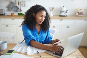 women researching annuity 