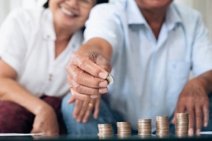 couple saving for retirement